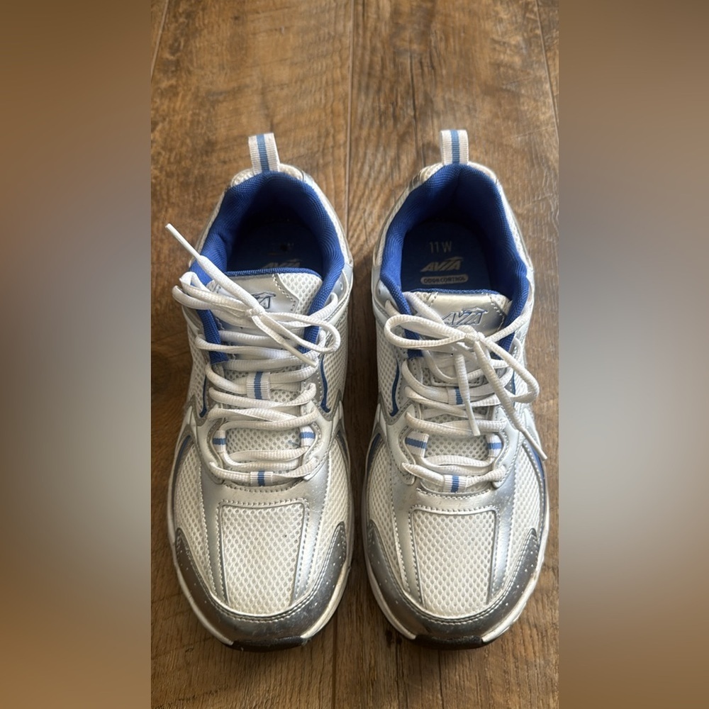 Avia White and Blue Mesh Sneakers Men’s 11W